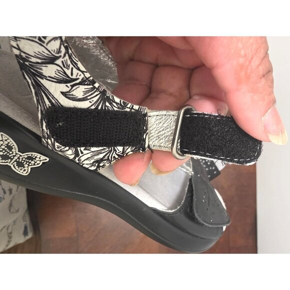 Alegria Women's Black & White Sandals With Adjustable Strap & Cutout Design Size - Picture 10 of 11